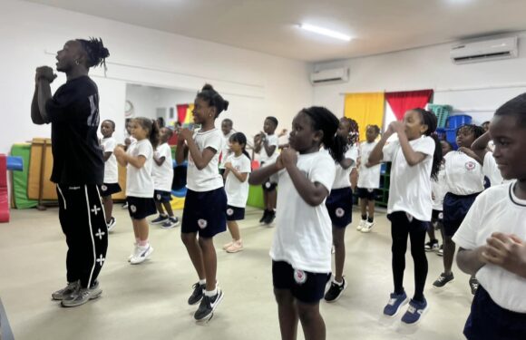 Visite du champion de « breakdanse »